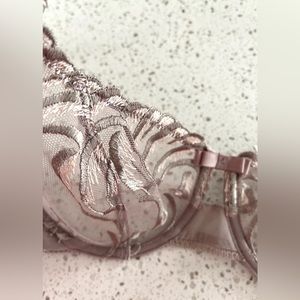 Beautiful taupe lace full cup bra 34 C